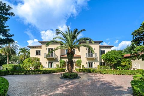 A home in Pinecrest