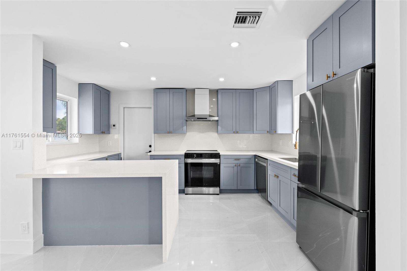 FOREST HILLS - Residential