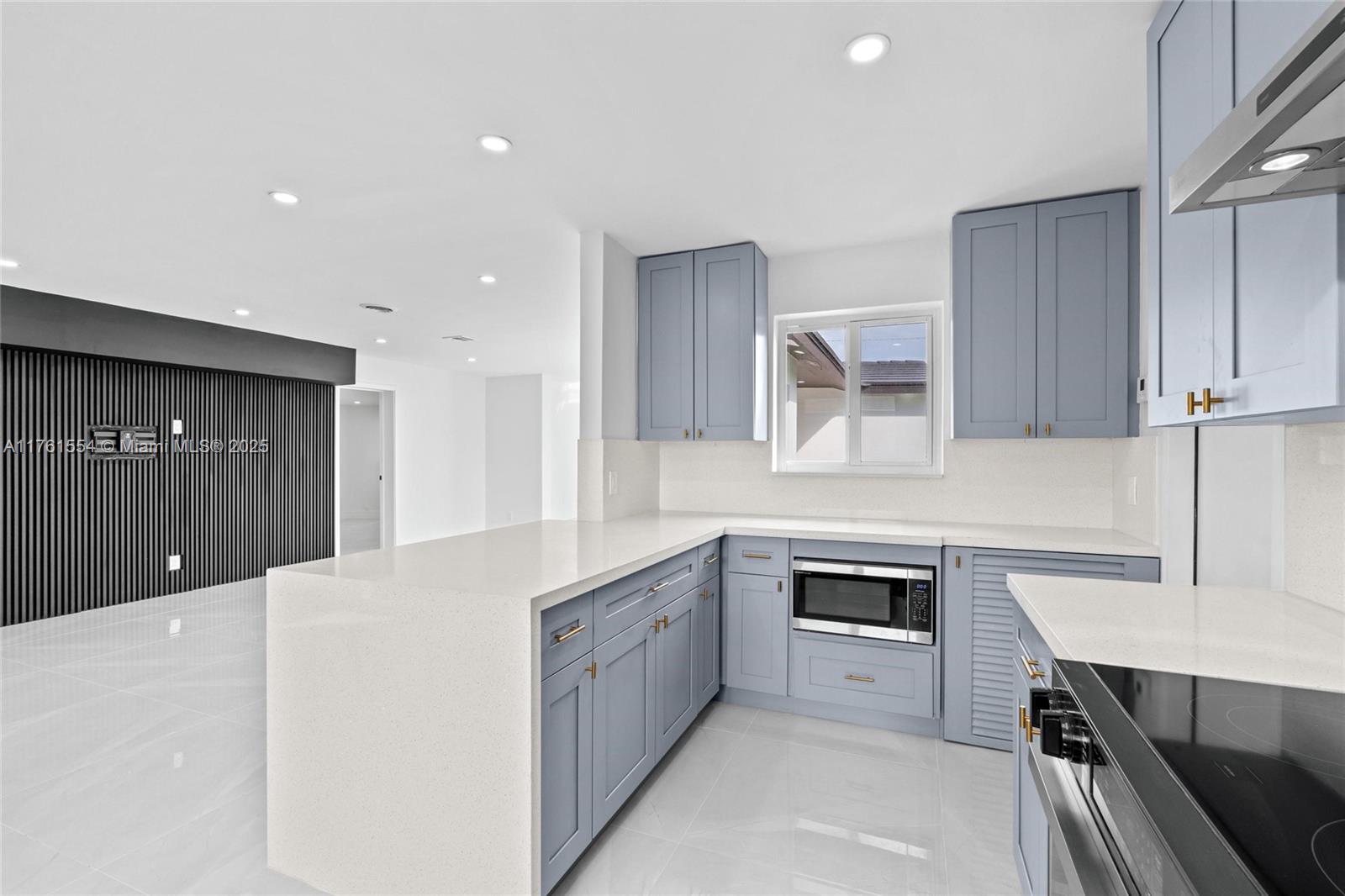 FOREST HILLS - Residential