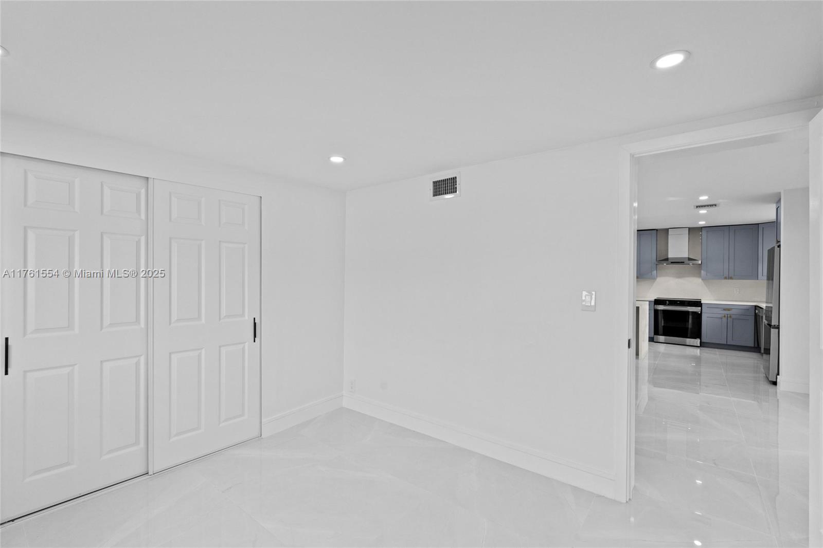 FOREST HILLS - Residential
