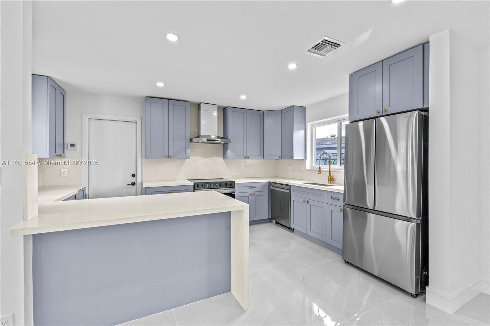 FOREST HILLS - Residential
