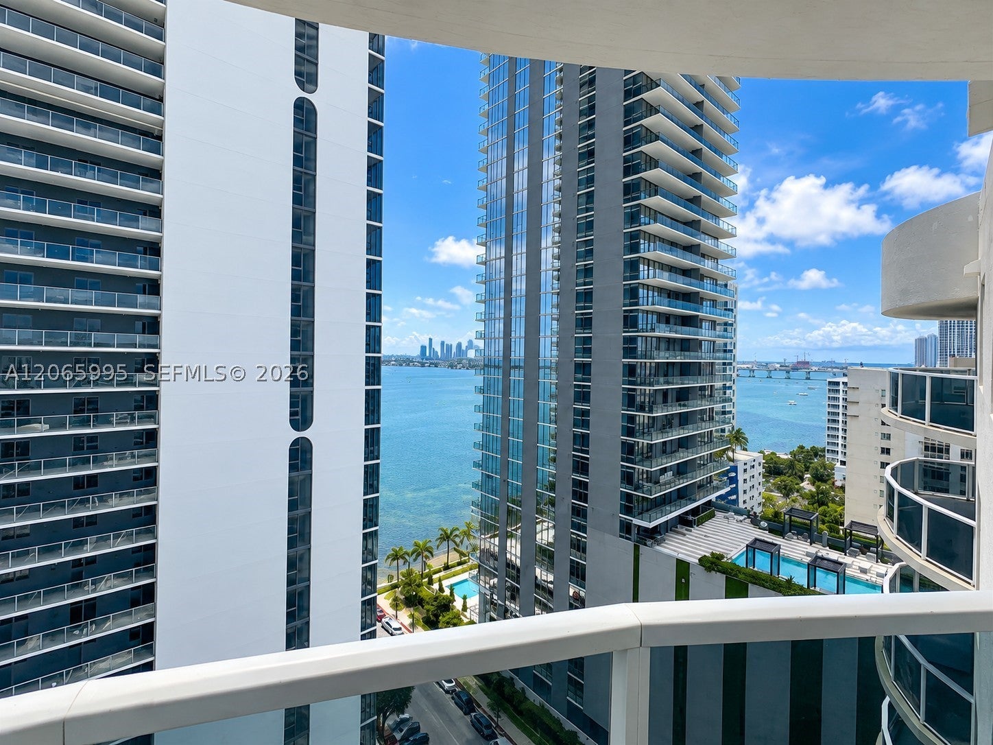 601 NE 23rd St PH02