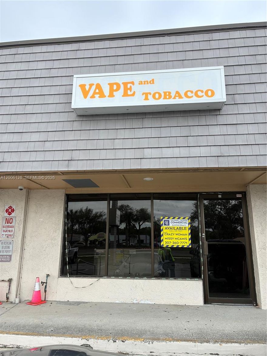 1056 SF IN DESIREABLE BELL PLAZA. RARE AVAILABILITY IN POPULAR FULL LOCATION. PARKING 90MOL. OPEN SPACE WITH SINGLE RESTROOM, NEW AC PAST YEAR. READY FOR CREATIVE TENANT OR ONE NEEDING OPEN SPACE. AADT 60500 per FLDOT.  Recently vacated, changes, improvements and repairs are negotiable as TI, LI, TIA. Please contact for options, we can make this work for your business!