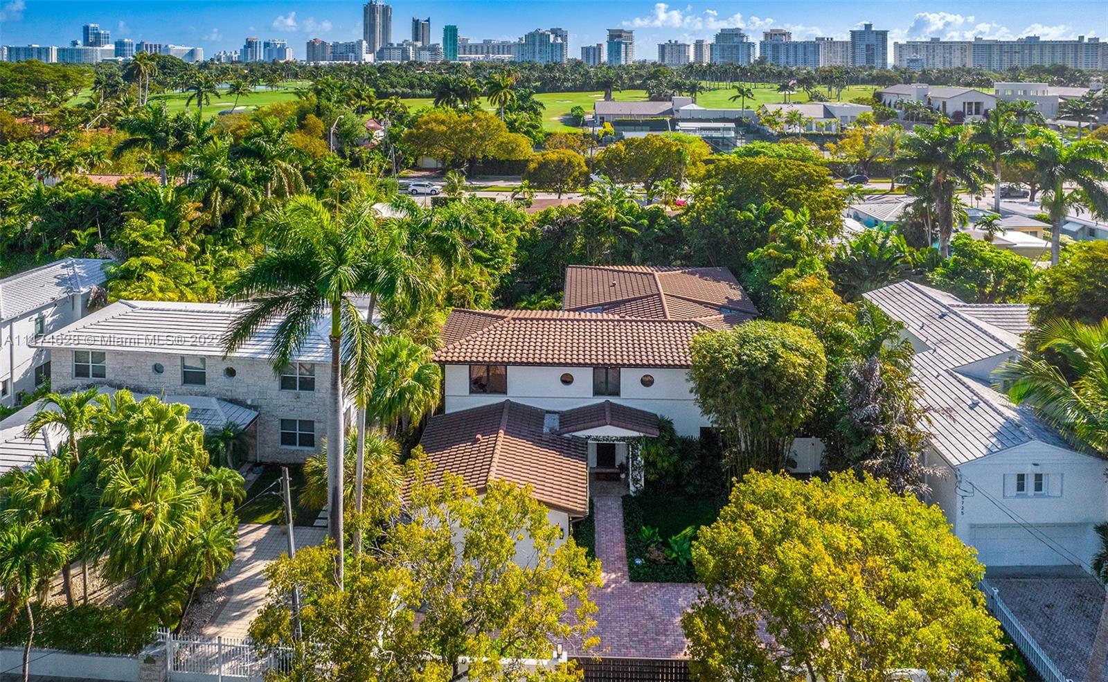 LA GORCE GOLF SUB - Residential