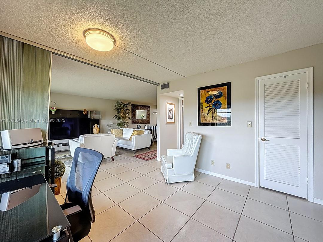 HOLLYBROOK GOLF AND - Residential