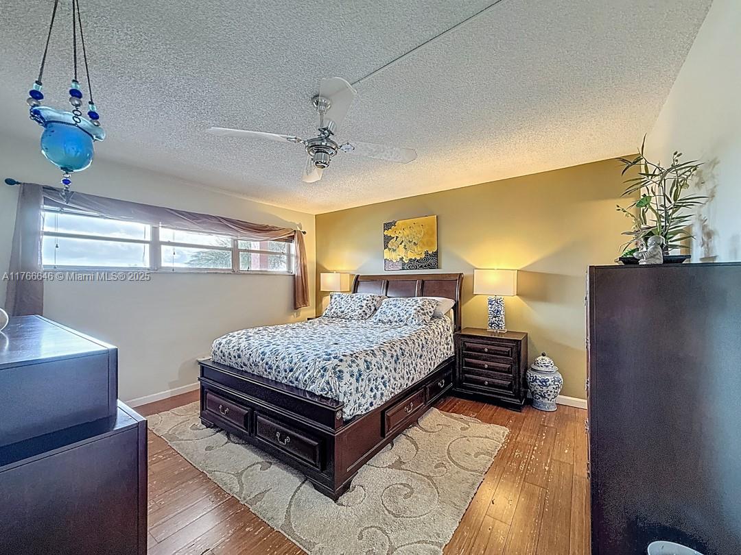 HOLLYBROOK GOLF AND - Residential