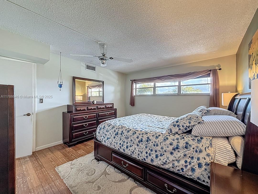 HOLLYBROOK GOLF AND - Residential