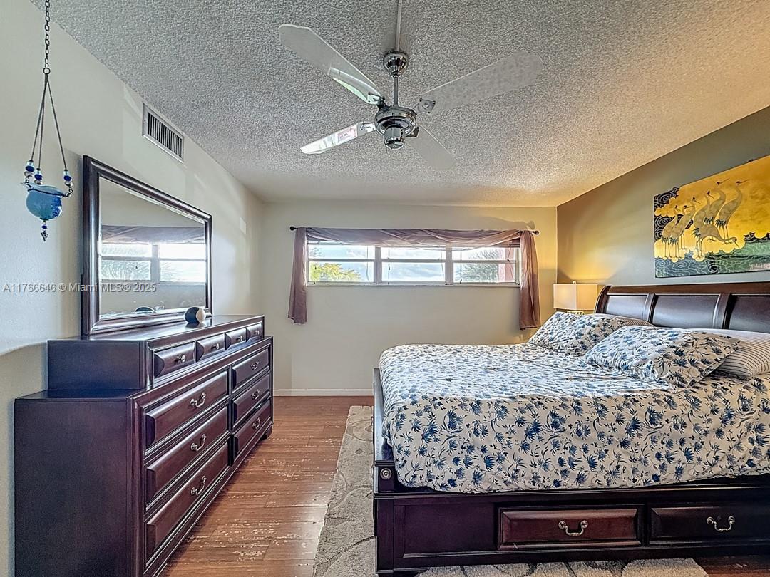 HOLLYBROOK GOLF AND - Residential