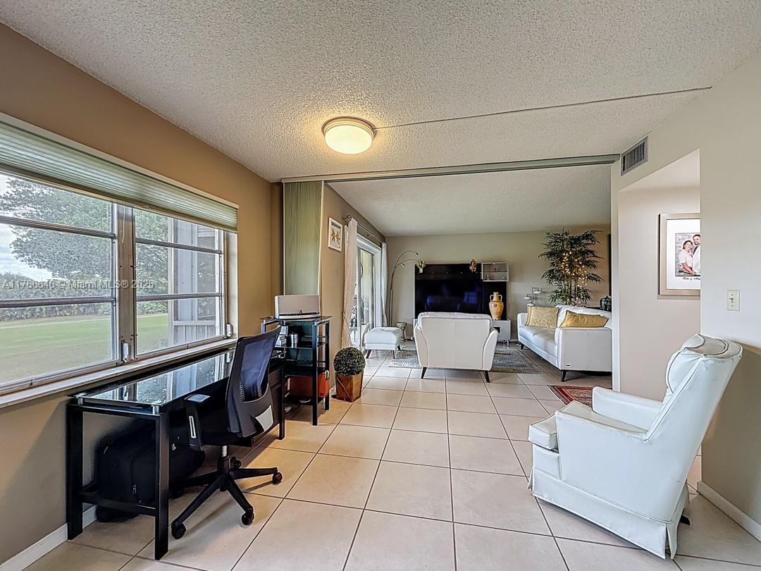 HOLLYBROOK GOLF AND - Residential