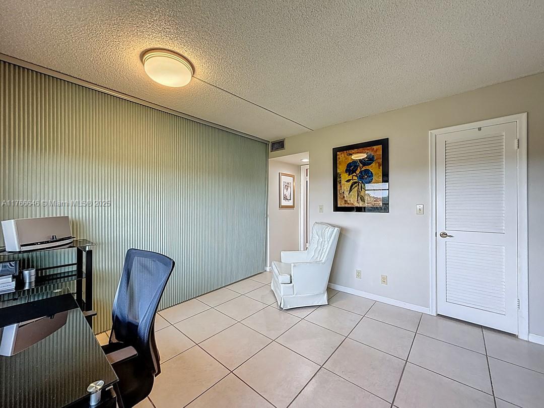HOLLYBROOK GOLF AND - Residential