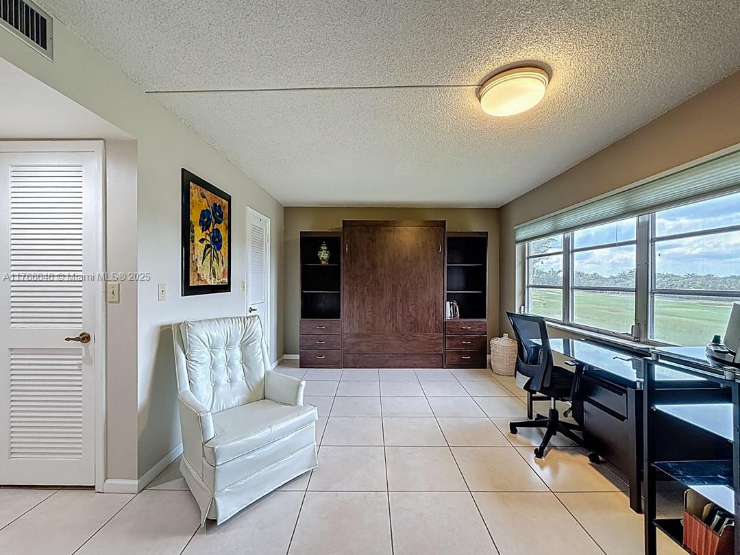 HOLLYBROOK GOLF AND - Residential