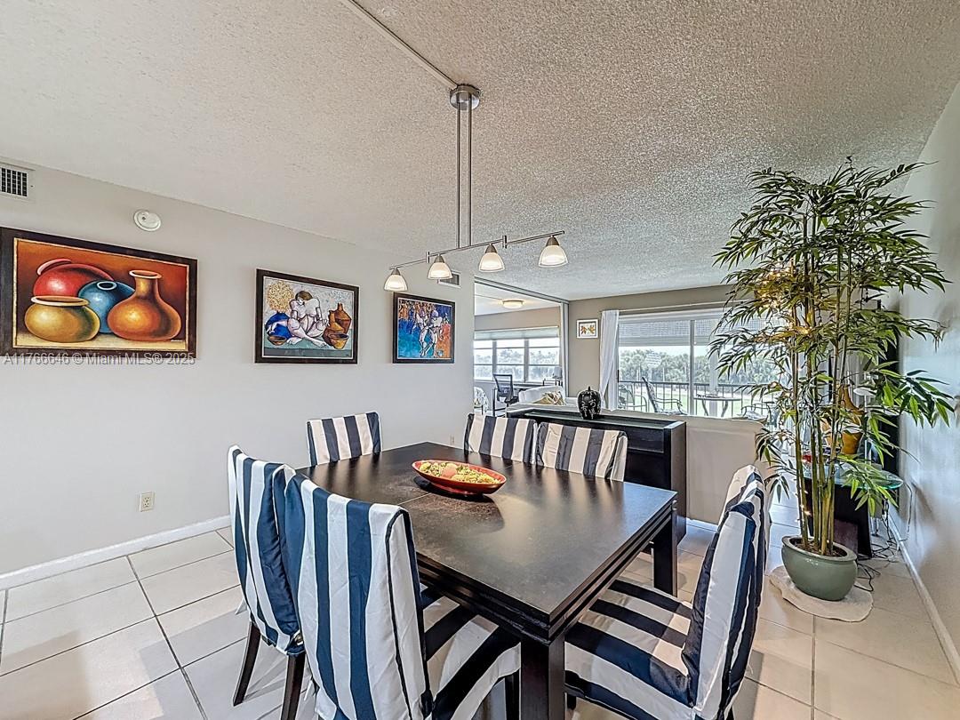 HOLLYBROOK GOLF AND - Residential