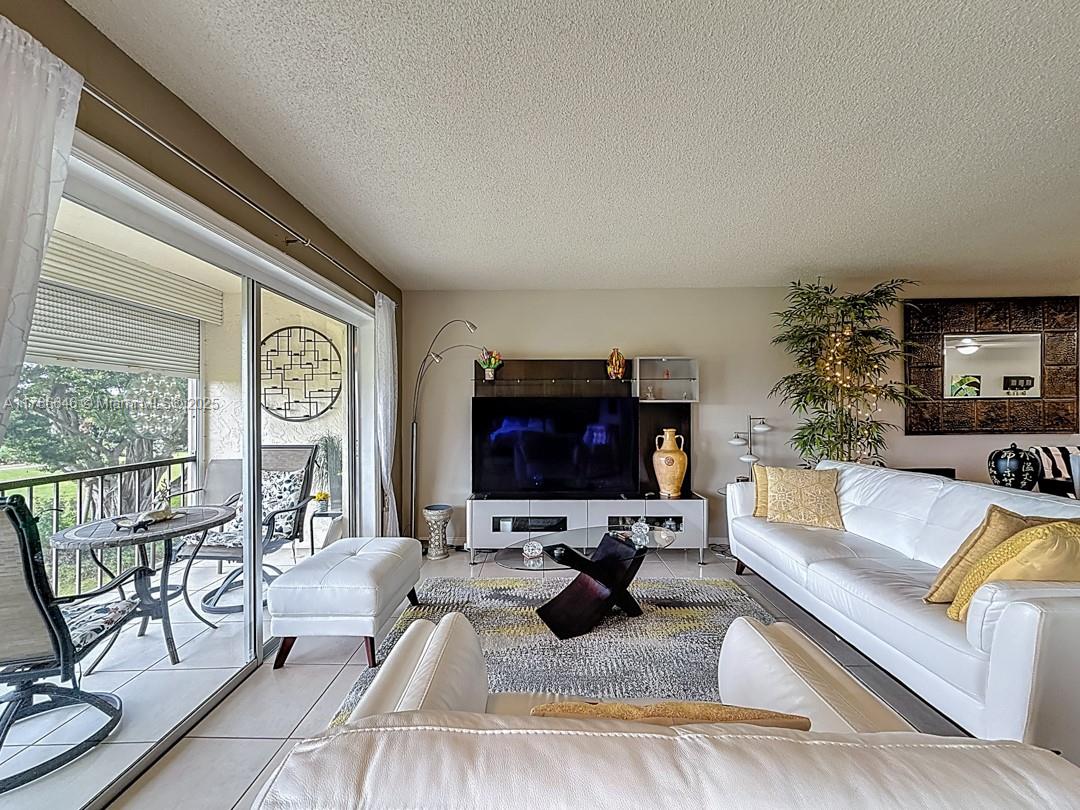 Property for Sale at 9411 N Hollybrook Lake Dr 304, Pembroke Pines, Miami-Dade County, Florida - Bedrooms: 2 
Bathrooms: 2  - $225,000