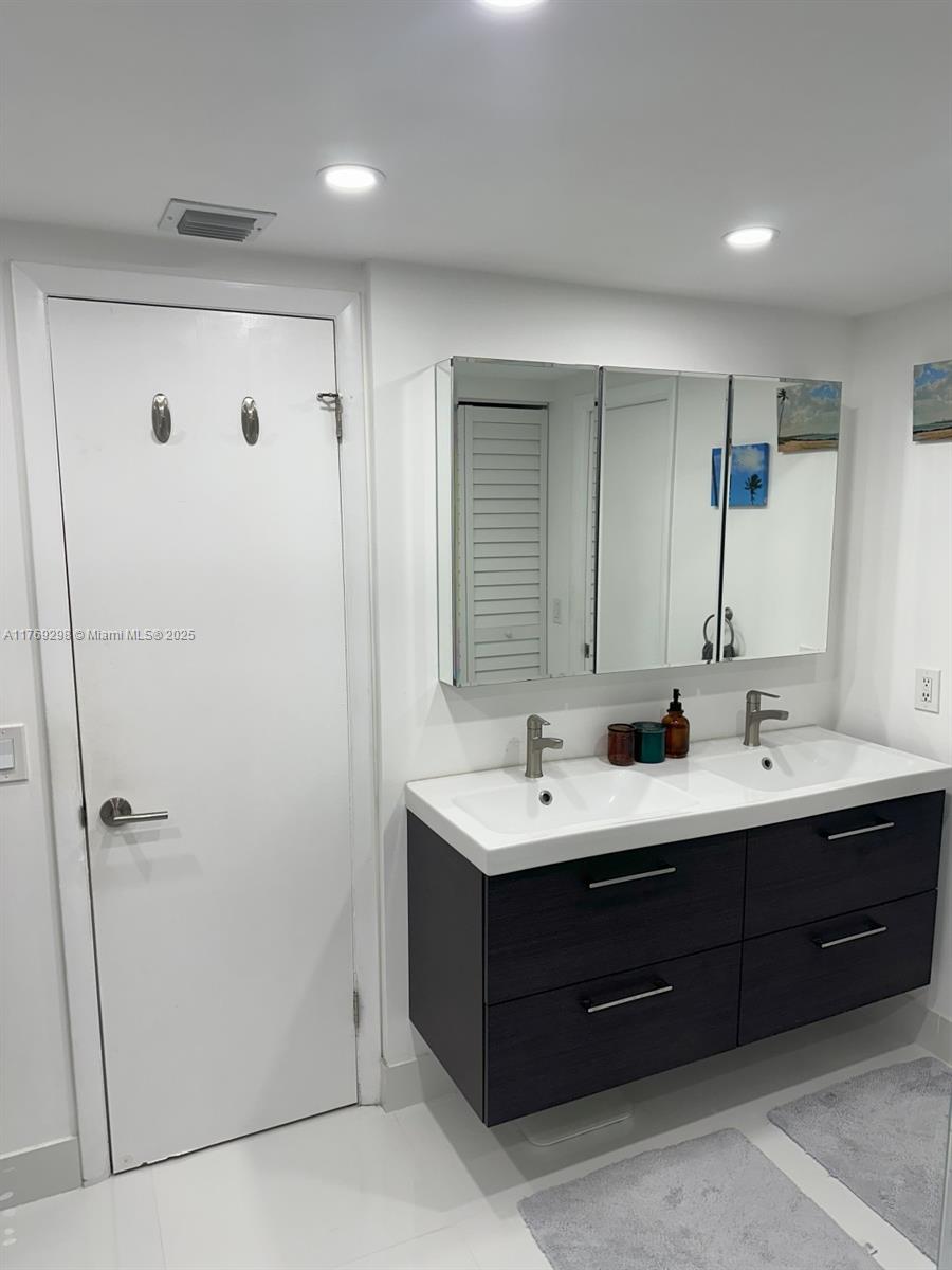 DADELAND COVE SEC 1 - Residential