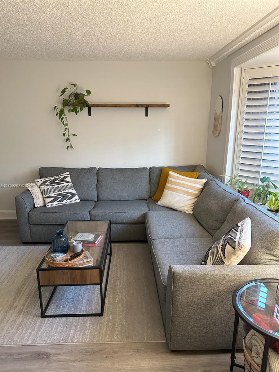 DADELAND COVE SEC 1 - Residential