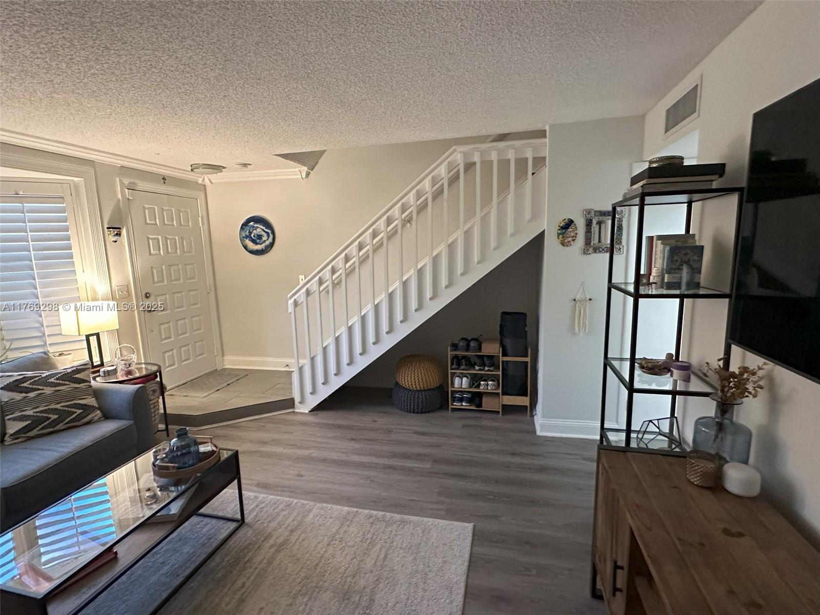 DADELAND COVE SEC 1 - Residential