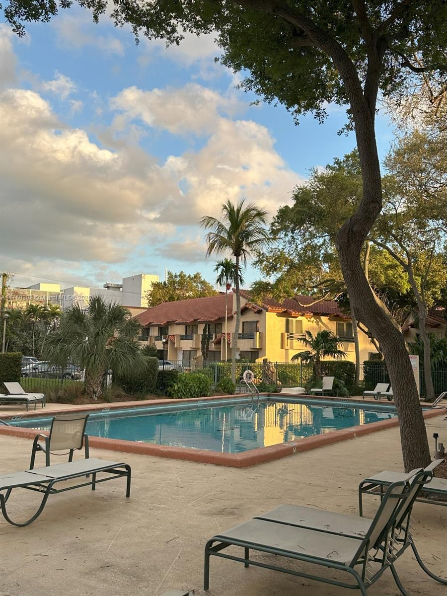 DADELAND COVE SEC 1 - Residential