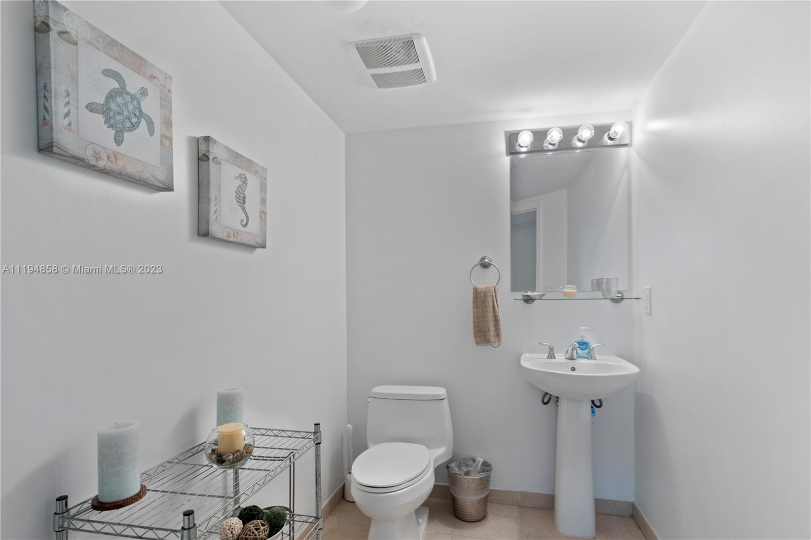 LA PERLA CONDO - Residential Lease