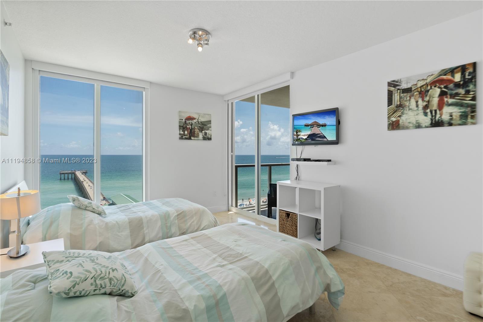 LA PERLA CONDO - Residential Lease