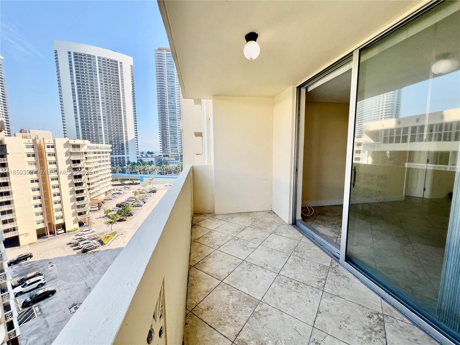 PLAZA TOWERS NORTH CONDO - Residential