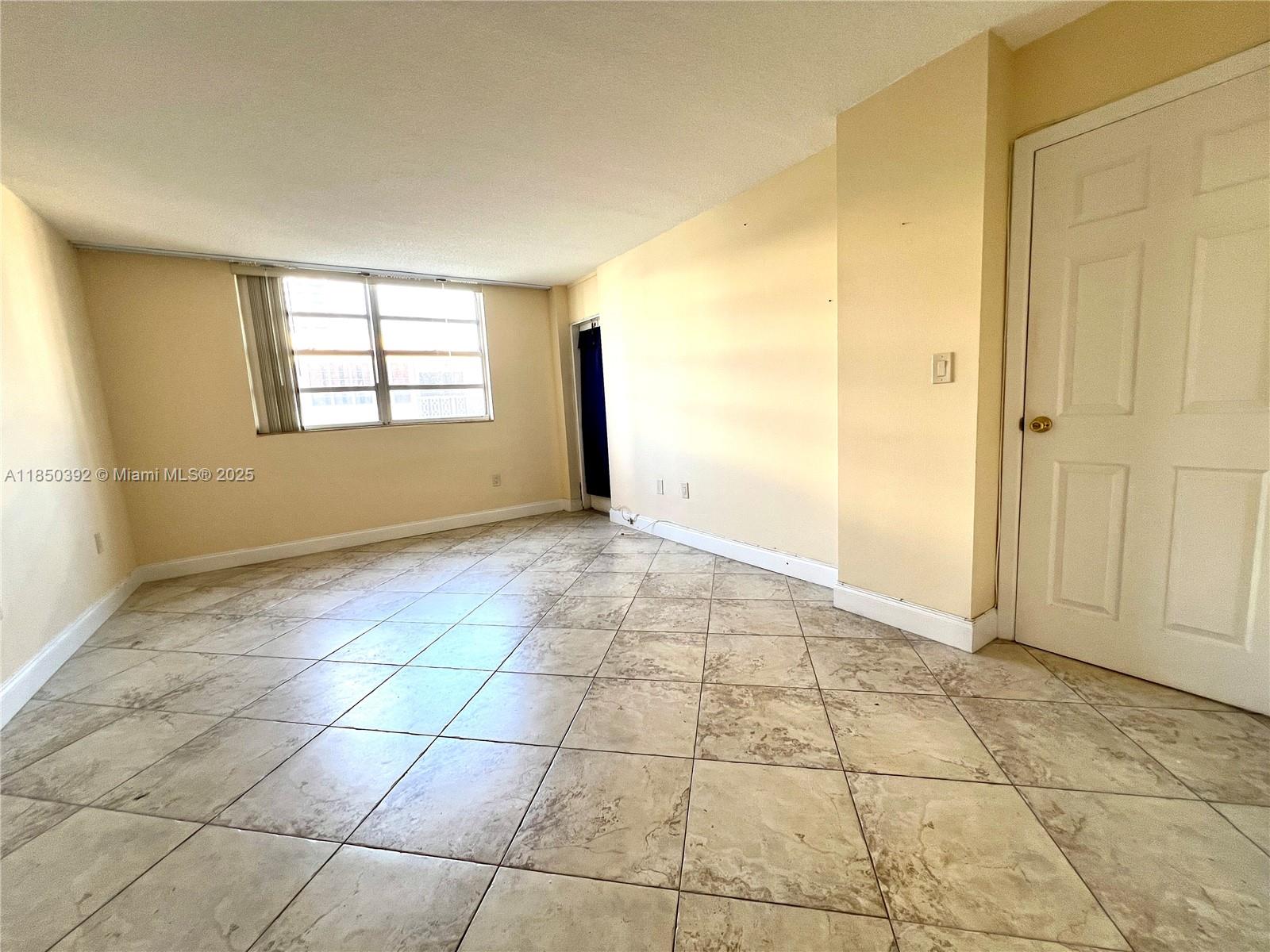 PLAZA TOWERS NORTH CONDO - Residential