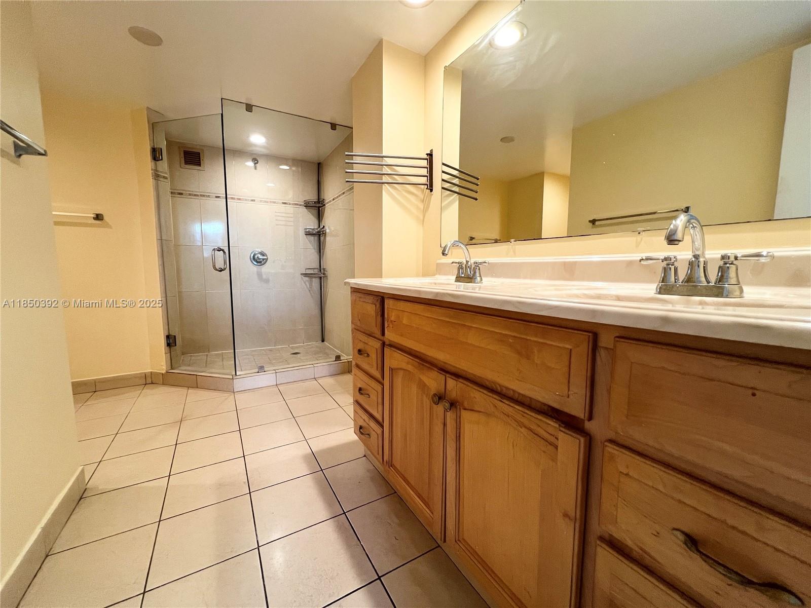 PLAZA TOWERS NORTH CONDO - Residential