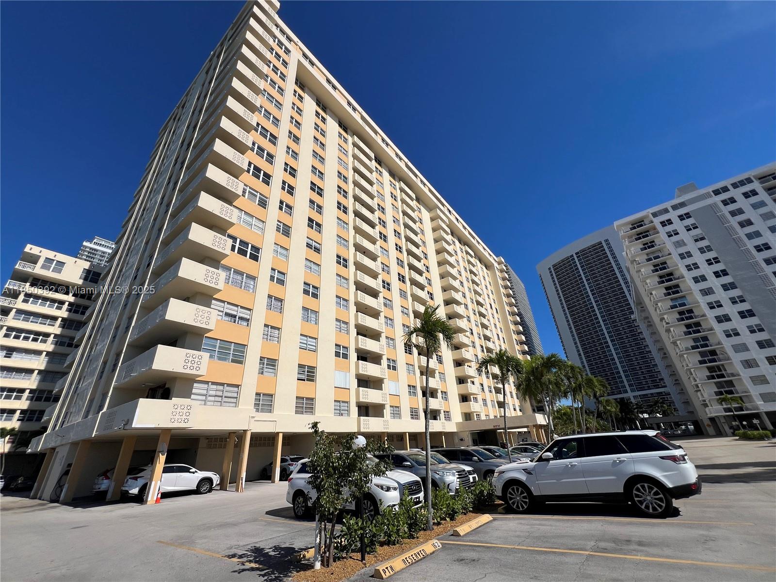 PLAZA TOWERS NORTH CONDO - Residential