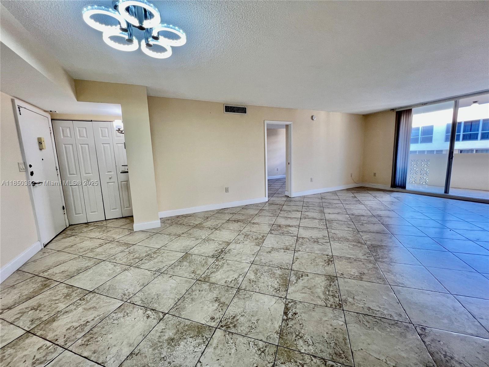 PLAZA TOWERS NORTH CONDO - Residential