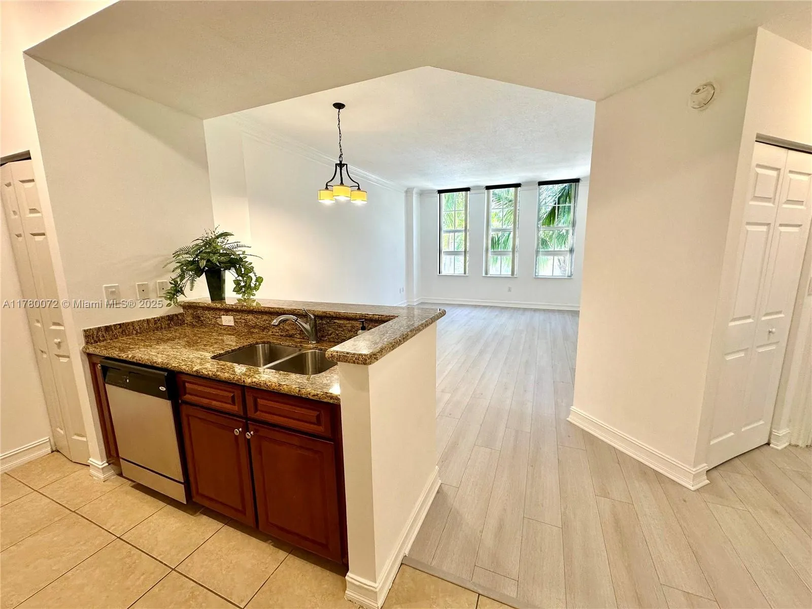 Aventura, Florida 33180, United States, 1 Bedroom Bedrooms, ,1 BathroomBathrooms,Residential,Active,108104