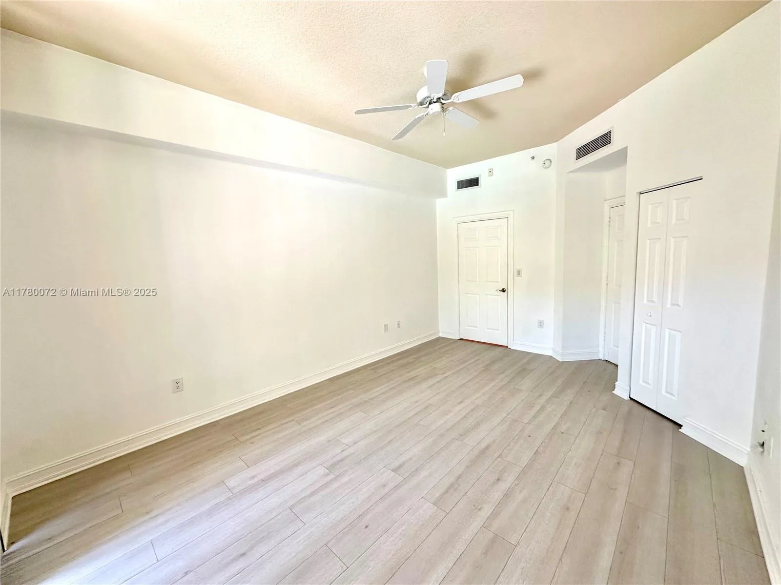 Aventura, Florida 33180, United States, 1 Bedroom Bedrooms, ,1 BathroomBathrooms,Residential,Active,108104