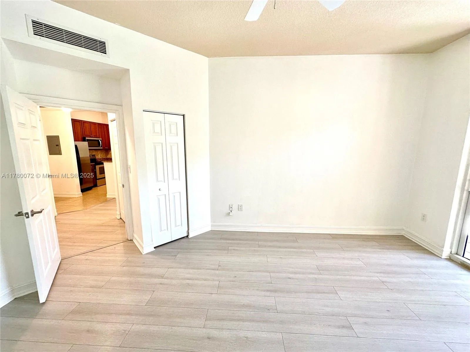 Aventura, Florida 33180, United States, 1 Bedroom Bedrooms, ,1 BathroomBathrooms,Residential,Active,108104