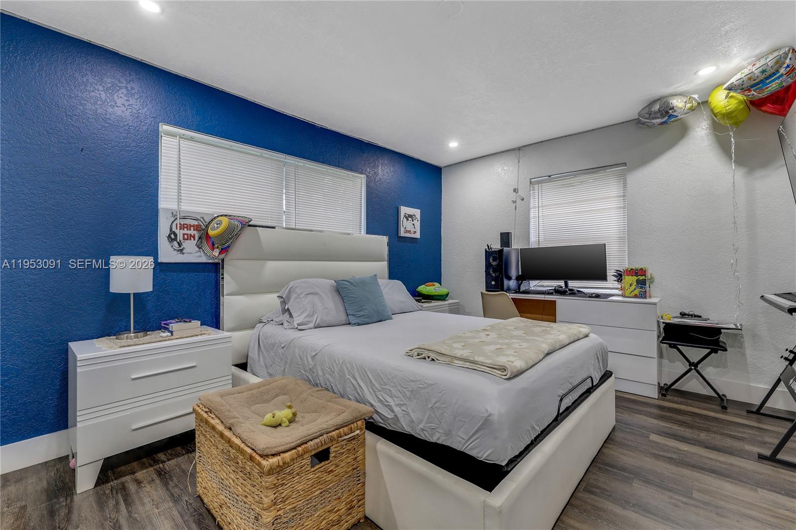 LAWN ACRES - Residential