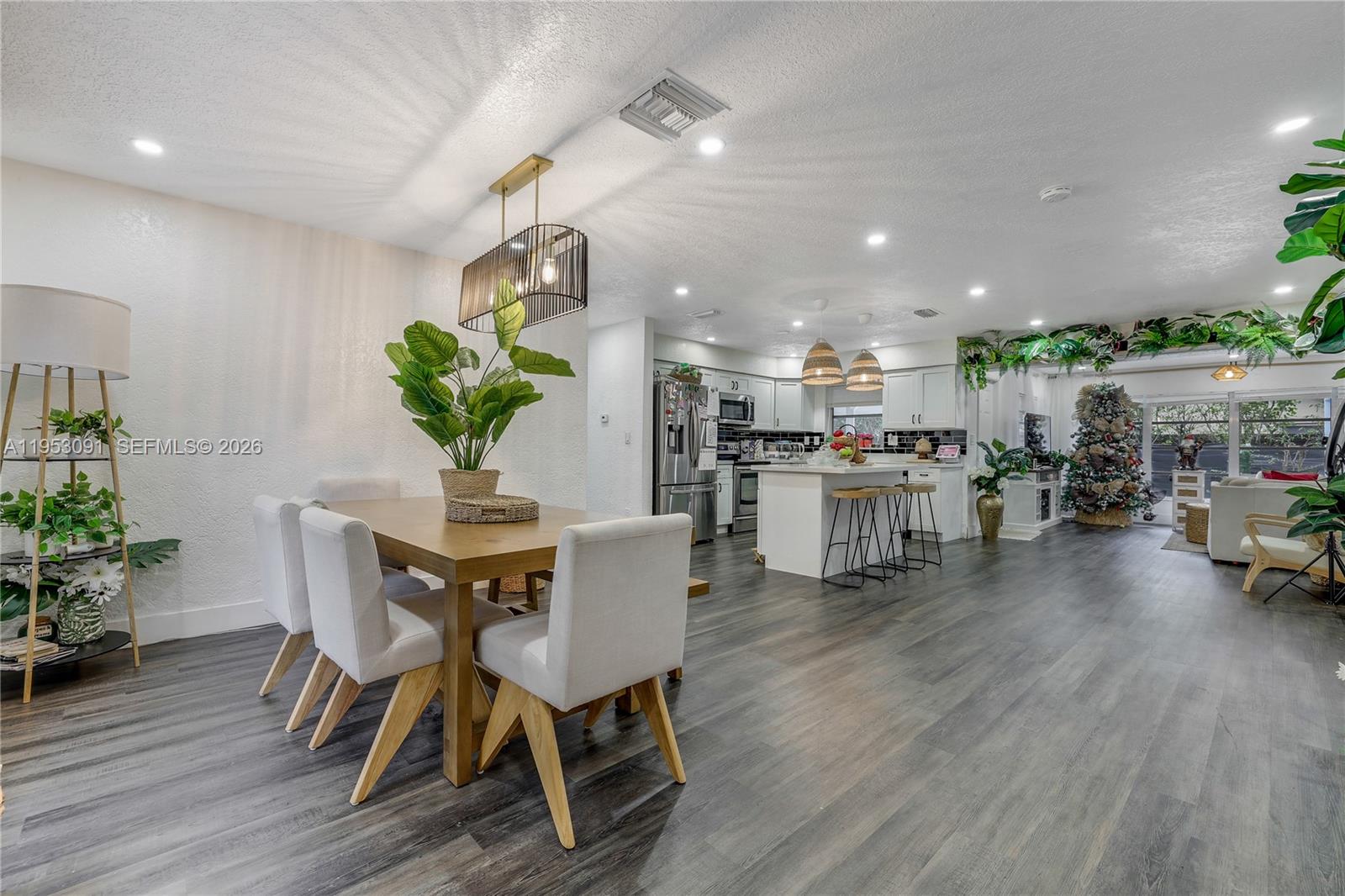 LAWN ACRES - Residential