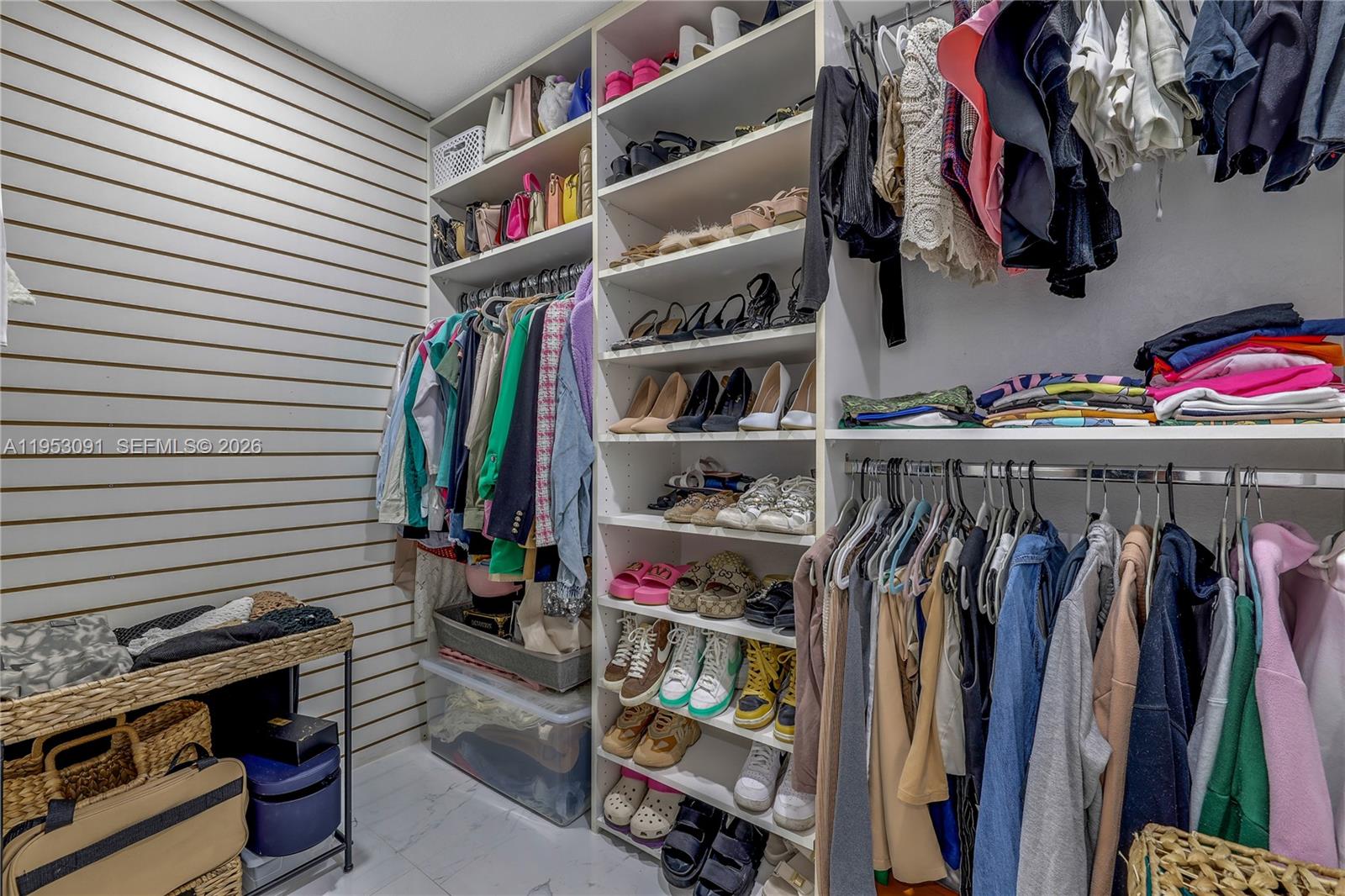 LAWN ACRES - Residential