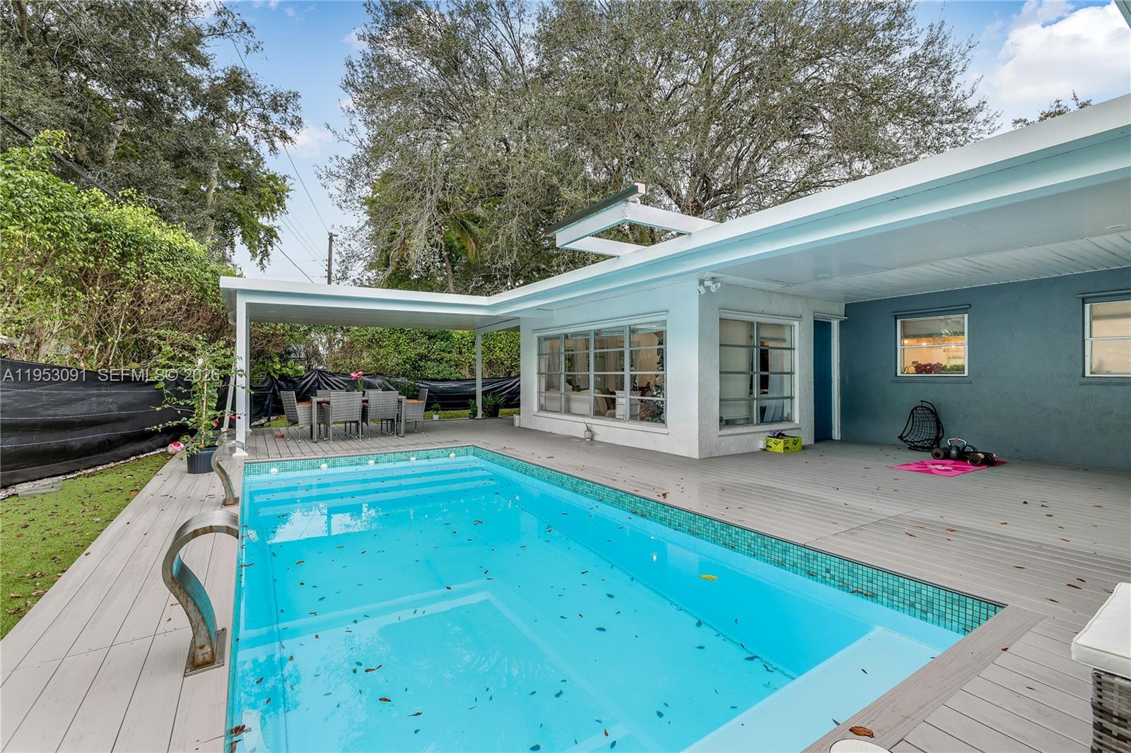 LAWN ACRES - Residential