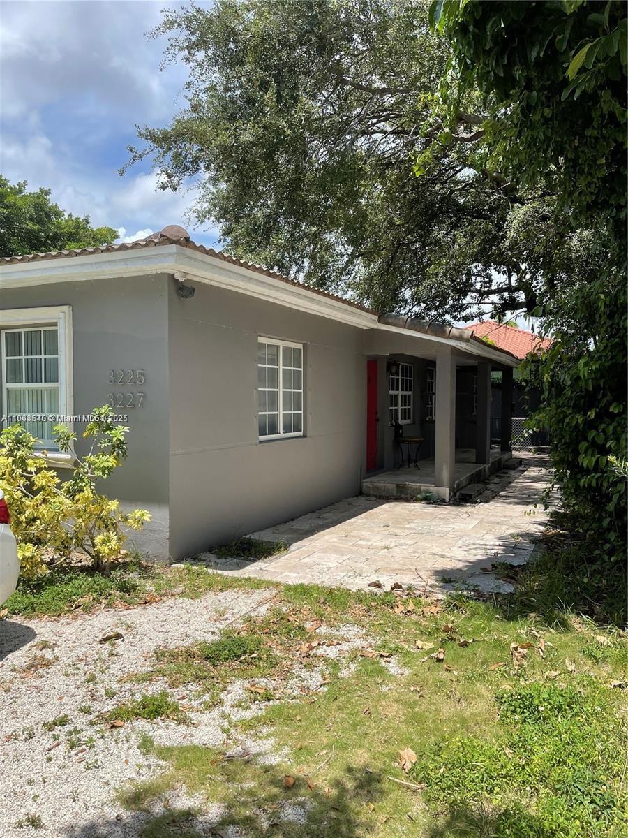 Come and rent this cozy 2BR/1BA unit in Coconut Grove several houses down from 32nd Ave/McDonald St. This rear unit comes with 2 possibly 3 parking spaces and is a 3 minute walk to all of the action in Coconut Grove, steps from Coconut Grove Elementary, the Post Office, banks, restaurants and everything else such as Cocowalk, Peacock Park and so forth, to the north 5 minutes is Merrick Park, to the east 15 minutes is Brickell/Downtown area and 20-25 minutes from Miami Beach, not to mention the 15-20 minute ride to Miami International Airport.