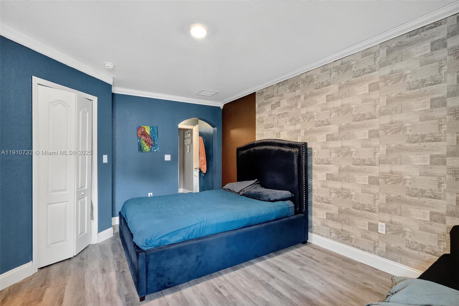 MELROSE POINT CONDO - Residential