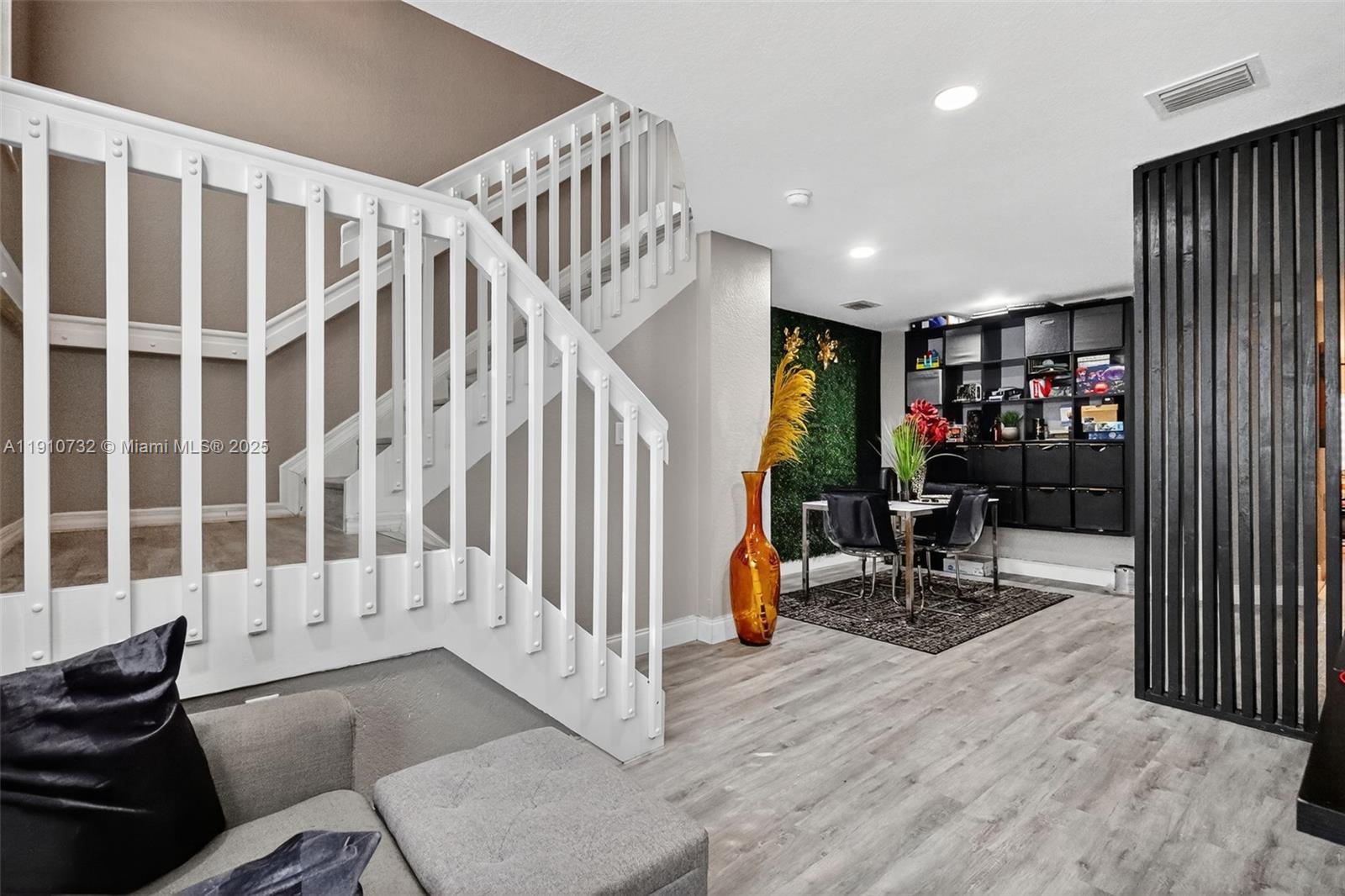 MELROSE POINT CONDO - Residential