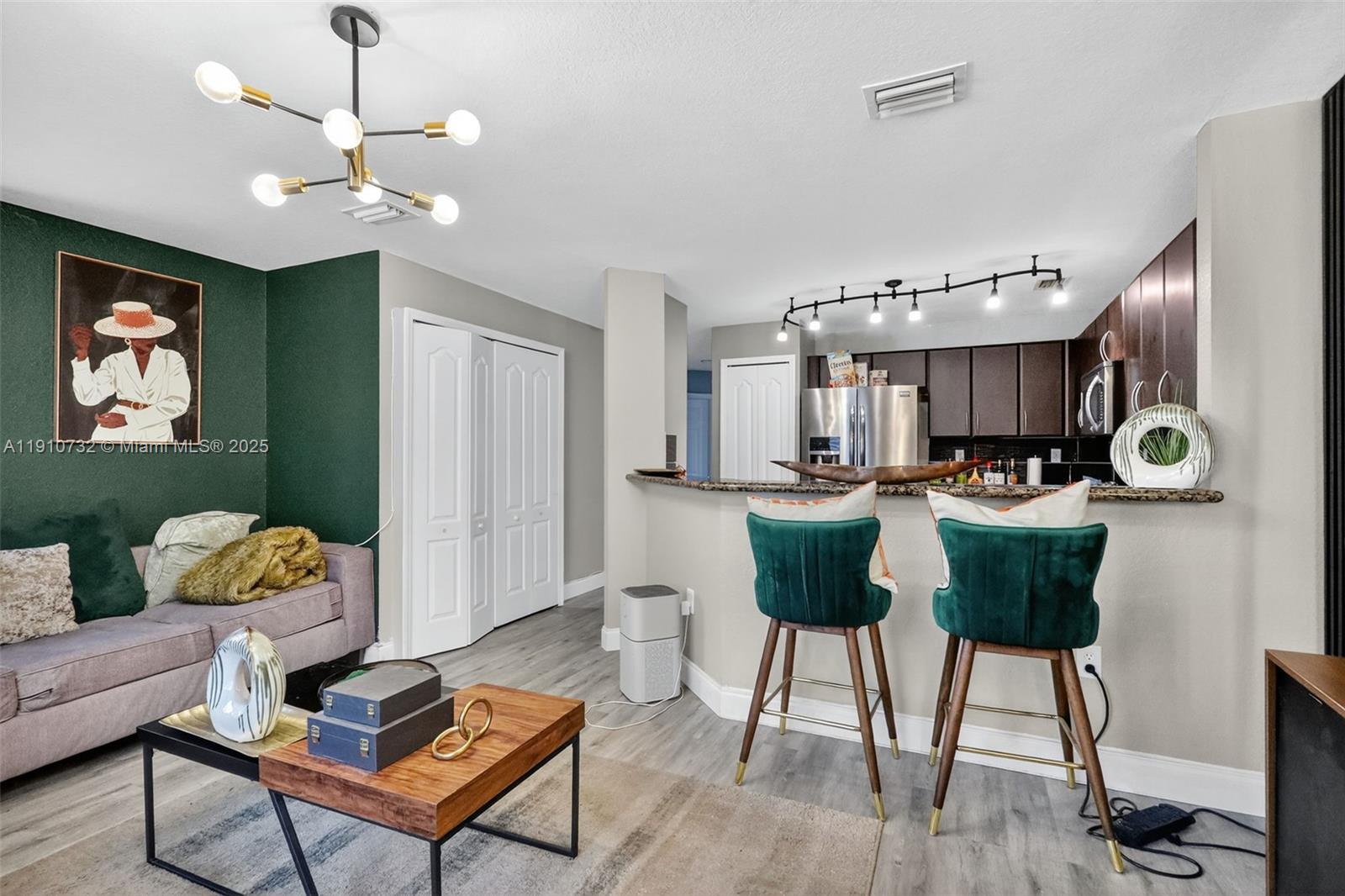 MELROSE POINT CONDO - Residential