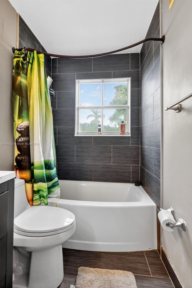 MELROSE POINT CONDO - Residential