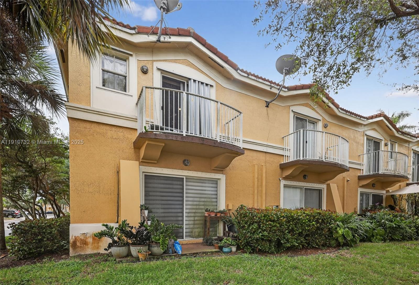 MELROSE POINT CONDO - Residential