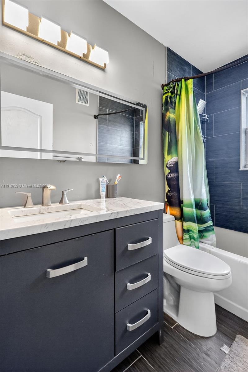 MELROSE POINT CONDO - Residential