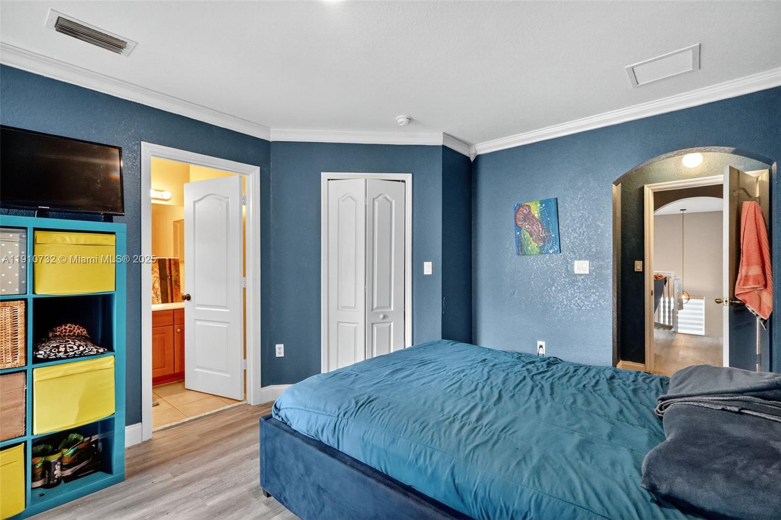 MELROSE POINT CONDO - Residential