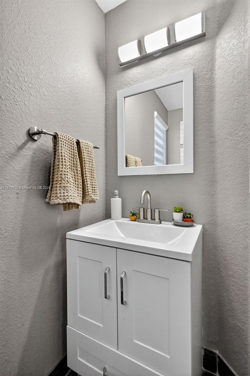 MELROSE POINT CONDO - Residential