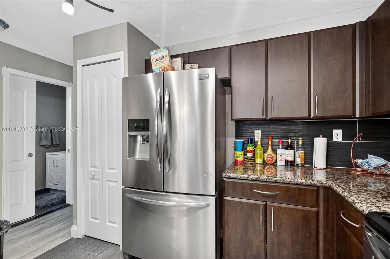 MELROSE POINT CONDO - Residential