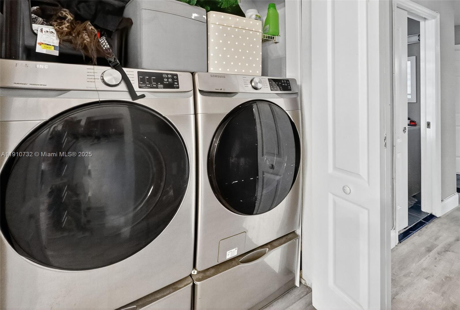 MELROSE POINT CONDO - Residential