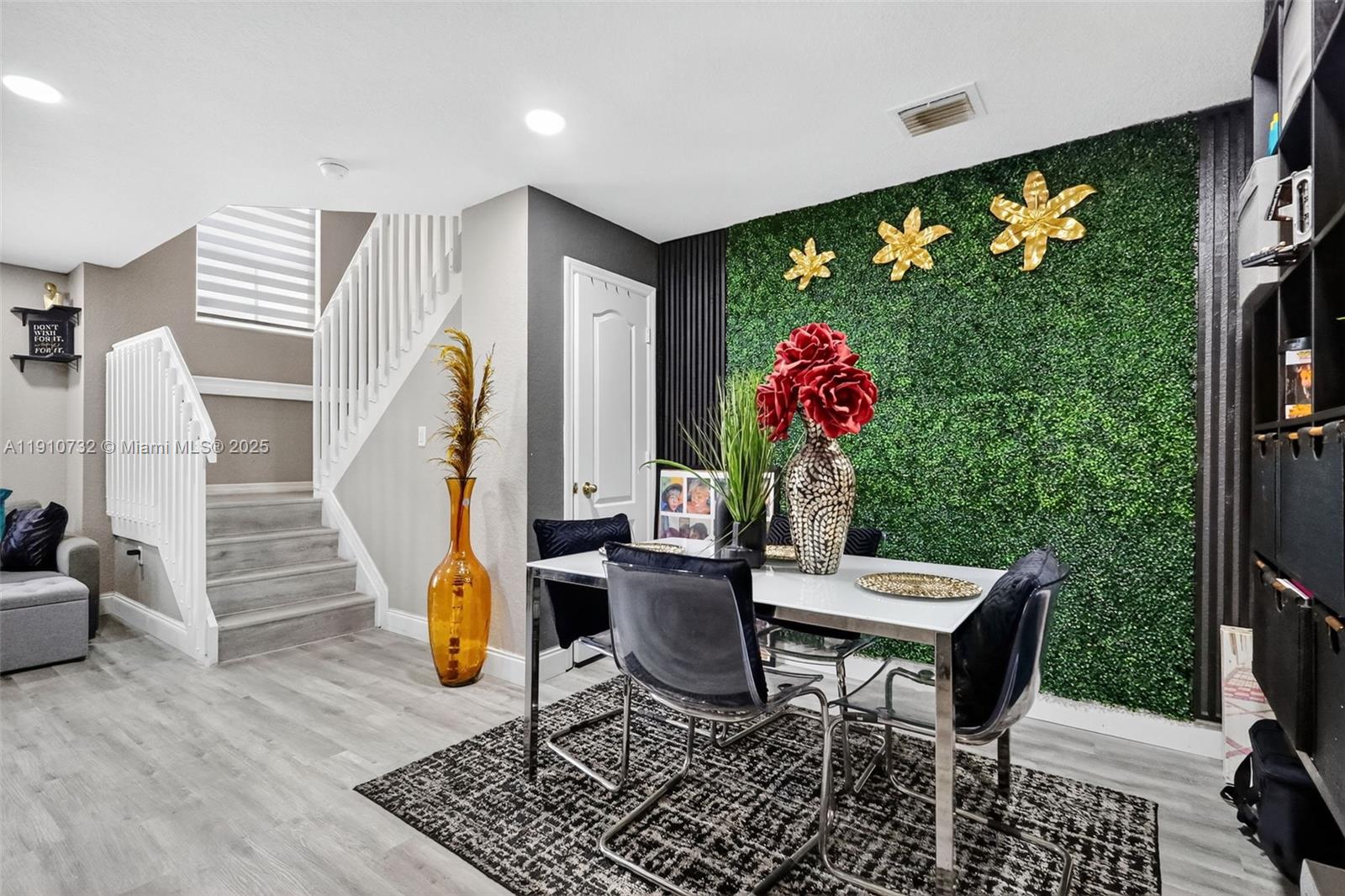 MELROSE POINT CONDO - Residential