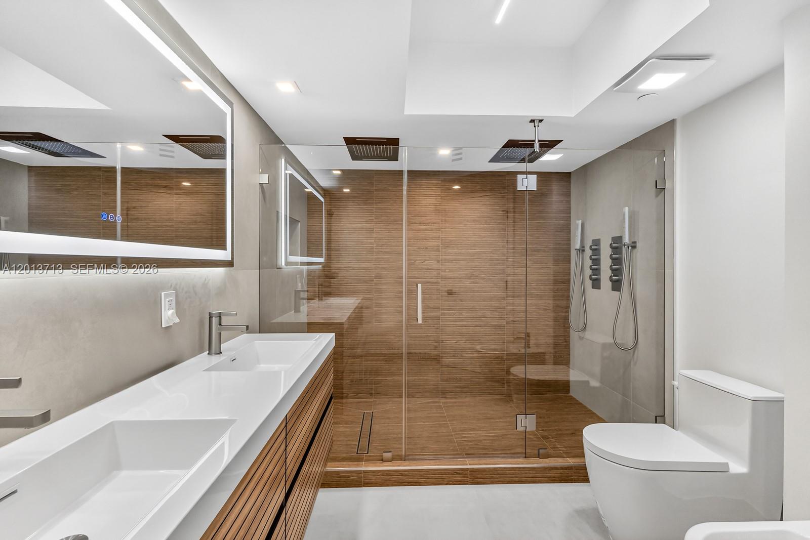 OCEANIA II CONDO - Residential