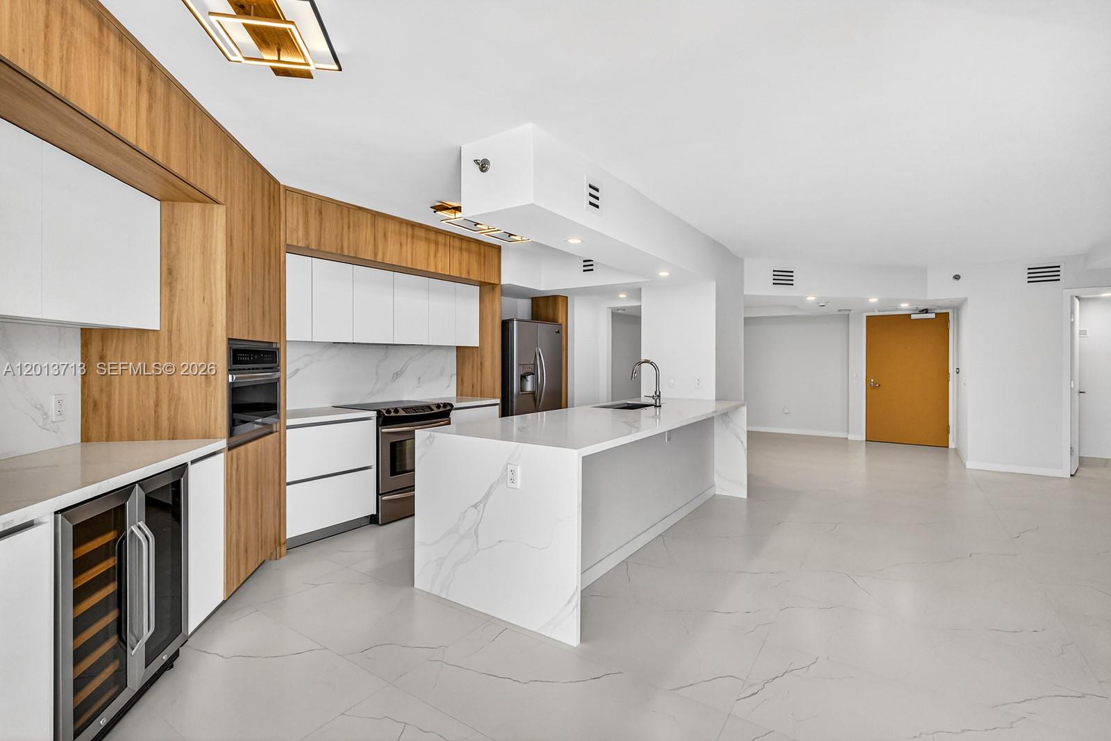 OCEANIA II CONDO - Residential