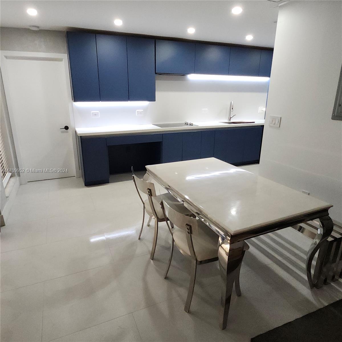 TERRANOVA 9 CONDO - Residential